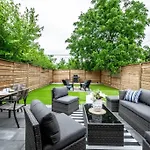 Luxury Stylish Home, Walk To Falls, Fire Pit&More