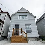 Luxury Stylish Home, Walk To Falls, Fire Pit&More