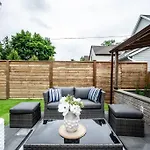Luxury Stylish Home, Walk To Falls, Fire Pit&More