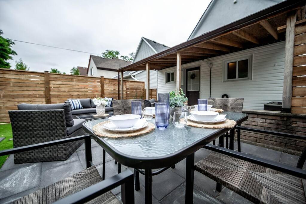 Luxury Stylish Home, Walk To Falls, Fire Pit&more Niagara Falls