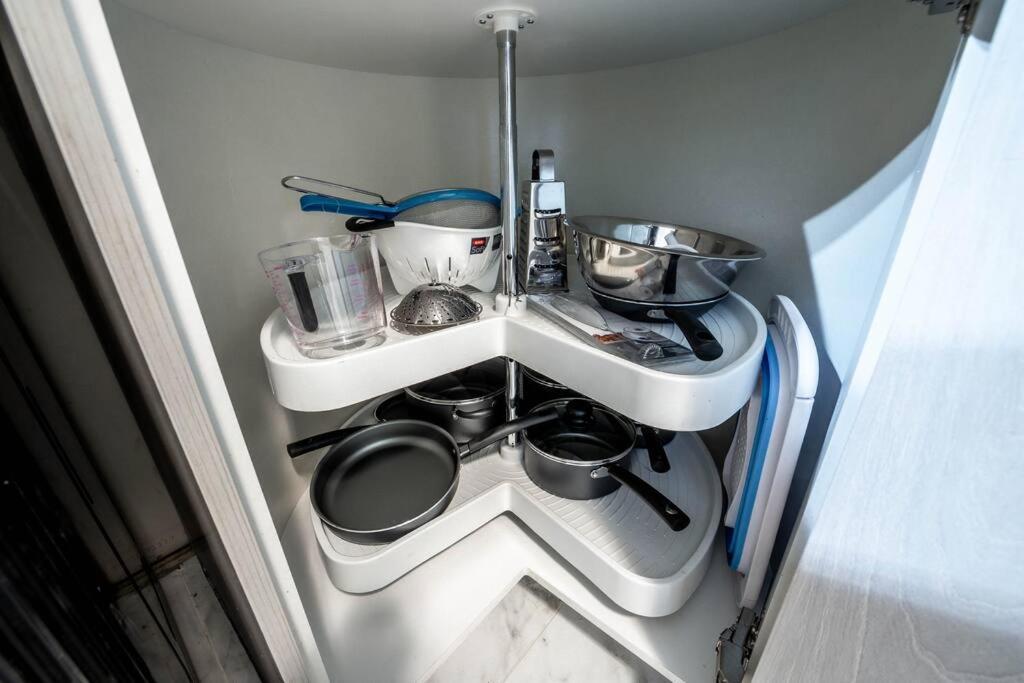 Holiday home Luxury Stylish Home, Walk To Falls, Fire Pit&more Niagara Falls