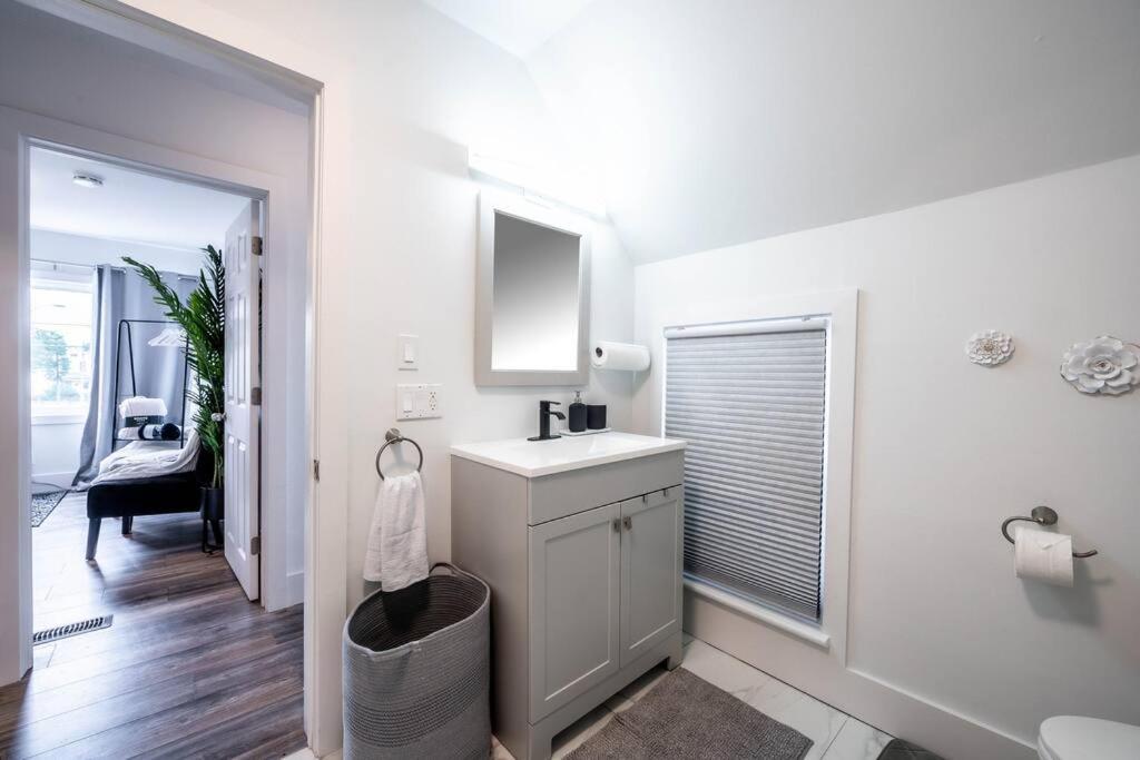 Luxury Stylish Home, Walk To Falls, Fire Pit&more *