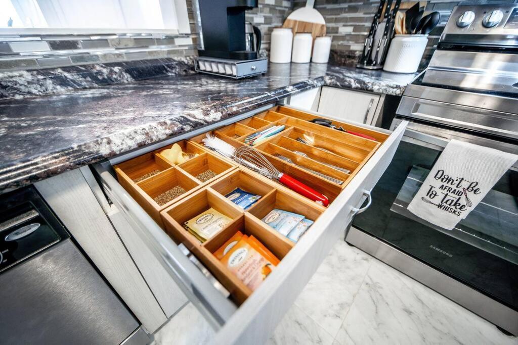 Luxury Stylish Home, Walk To Falls, Fire Pit&more Holiday home